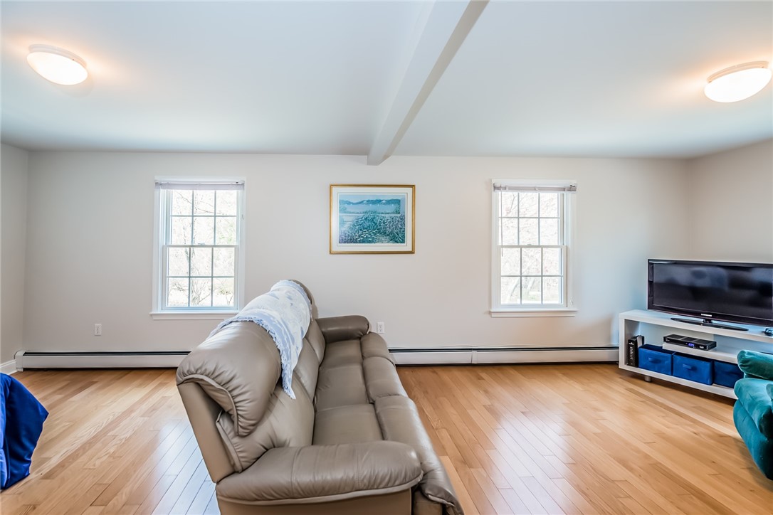 169 Border Avenue South Kingstown, RI 02879 - Photo 7 of 23