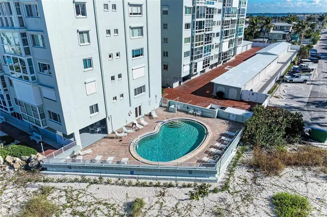 $799,999 | 5200 Gulf Drive, Unit 107, Holmes Beach, FL 34217