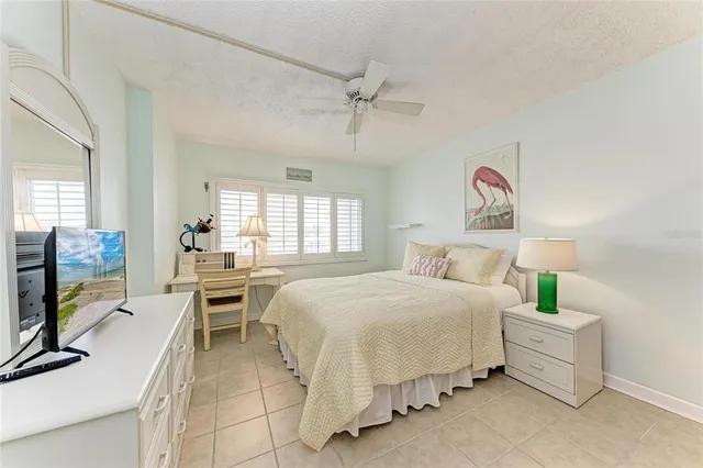 $799,999 | 5200 Gulf Drive, Unit 107, Holmes Beach, FL 34217
