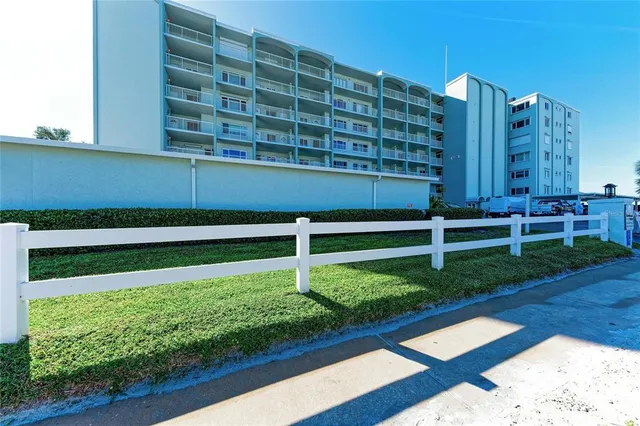 $799,999 | 5200 Gulf Drive, Unit 107, Holmes Beach, FL 34217
