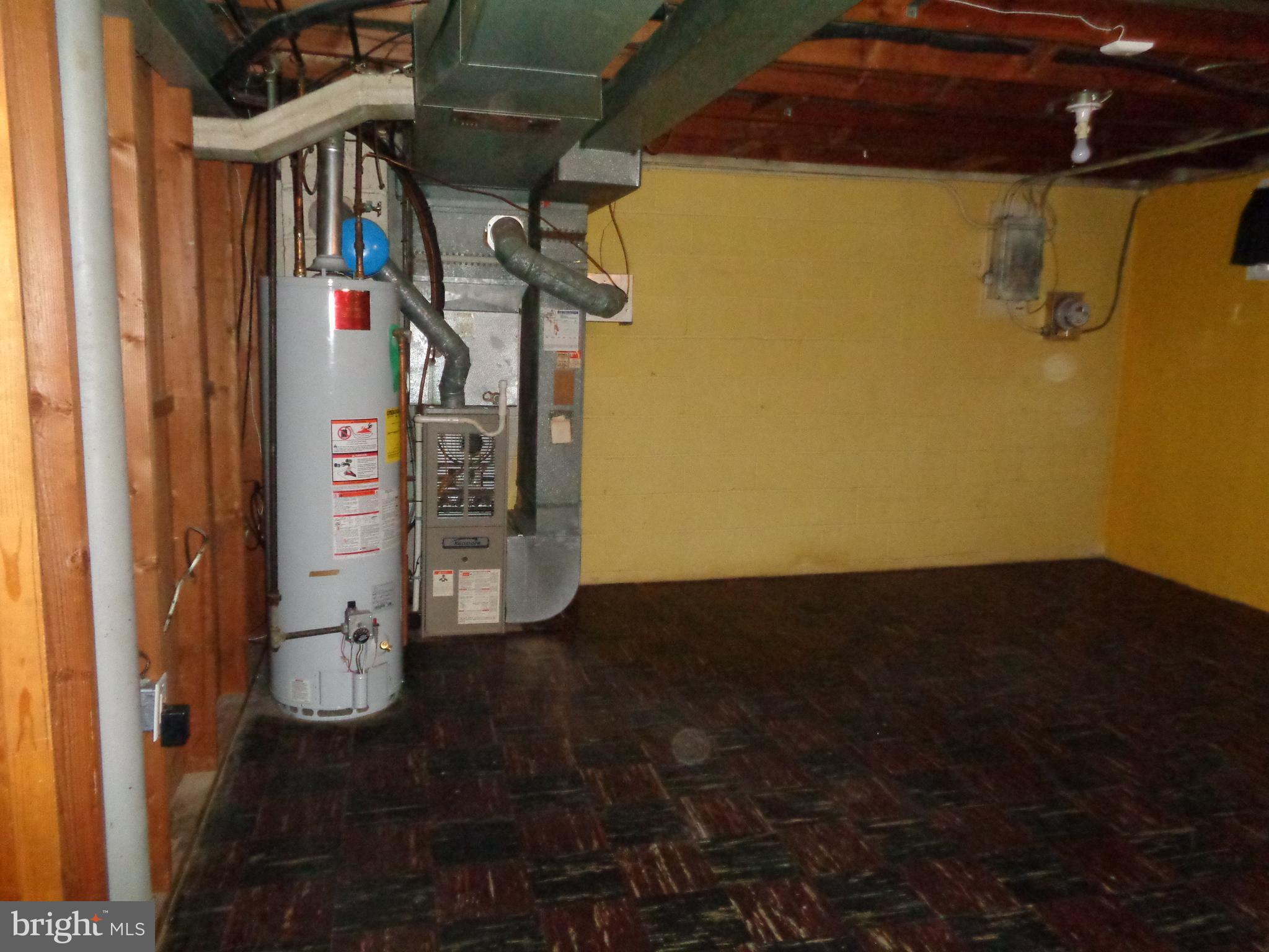 6213 Marlora Road Baltimore, MD 21239 - Photo 20 of 26 a view of water heater room