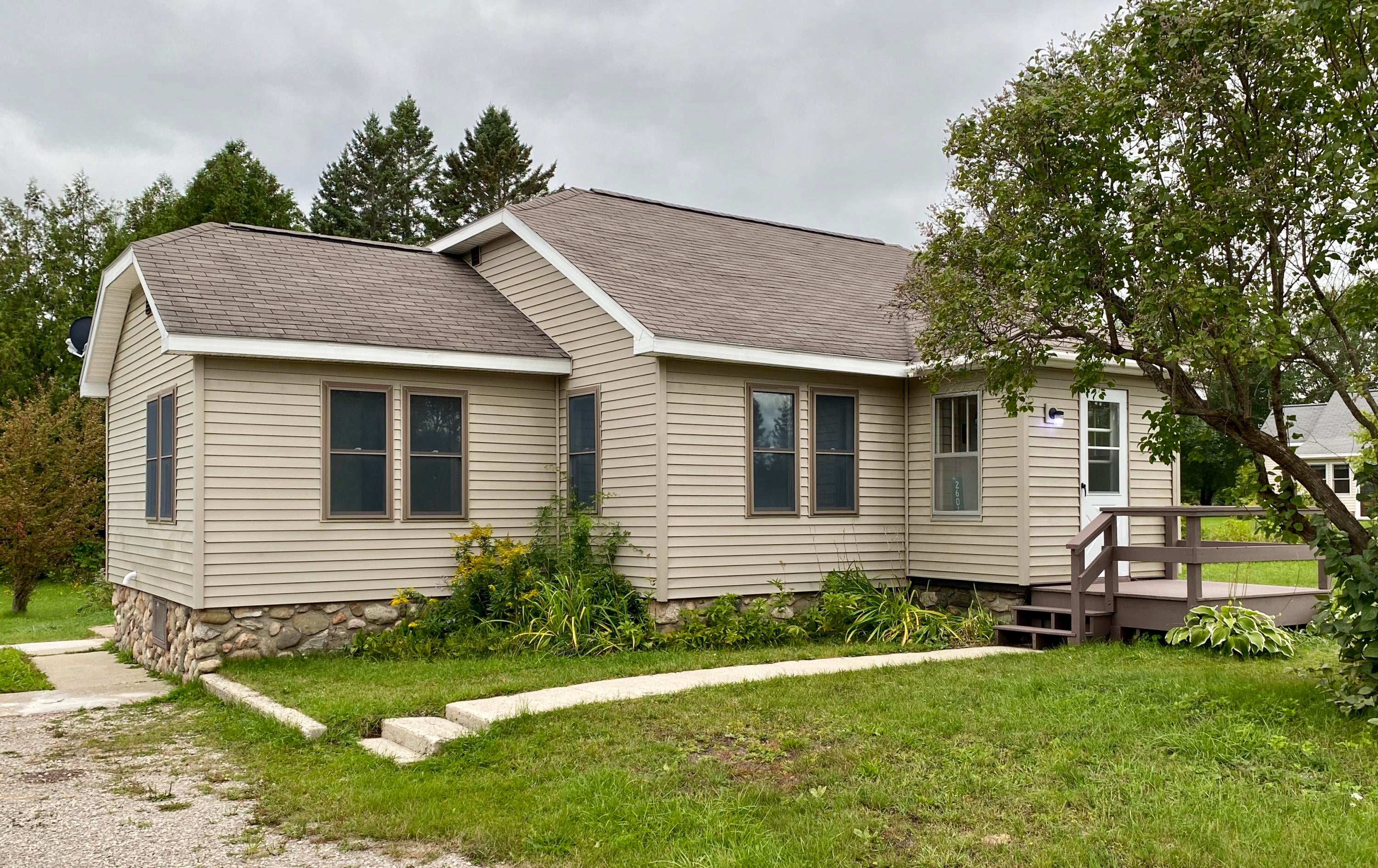 2601 Old Mackinaw Road Cheboygan, MI 49721 - Photo 2 of 20 Gallery Image 2