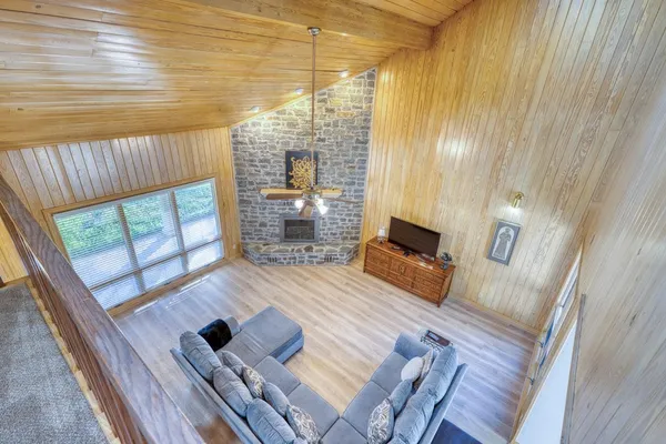 $499,000 | 402 Meadowlakes Drive, Meadowlakes, TX 78654