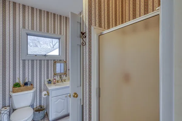 $499,000 | 402 Meadowlakes Drive, Meadowlakes, TX 78654