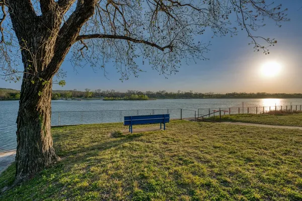 $499,000 | 402 Meadowlakes Drive, Meadowlakes, TX 78654