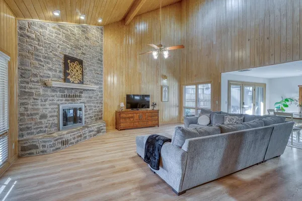 $499,000 | 402 Meadowlakes Drive, Meadowlakes, TX 78654