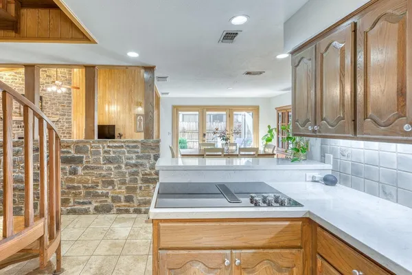 $499,000 | 402 Meadowlakes Drive, Meadowlakes, TX 78654