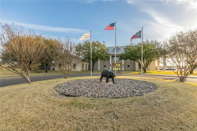 $545,000 | 704 Salisbury Drive, Woodway, TX 76712