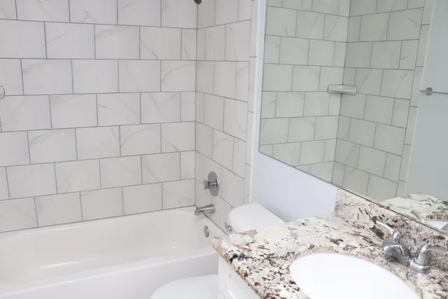 $2,100 | 400 Club Circle, Unit 102, Boca Raton, FL 33487