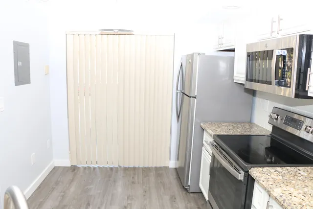 $2,100 | 400 Club Circle, Unit 102, Boca Raton, FL 33487