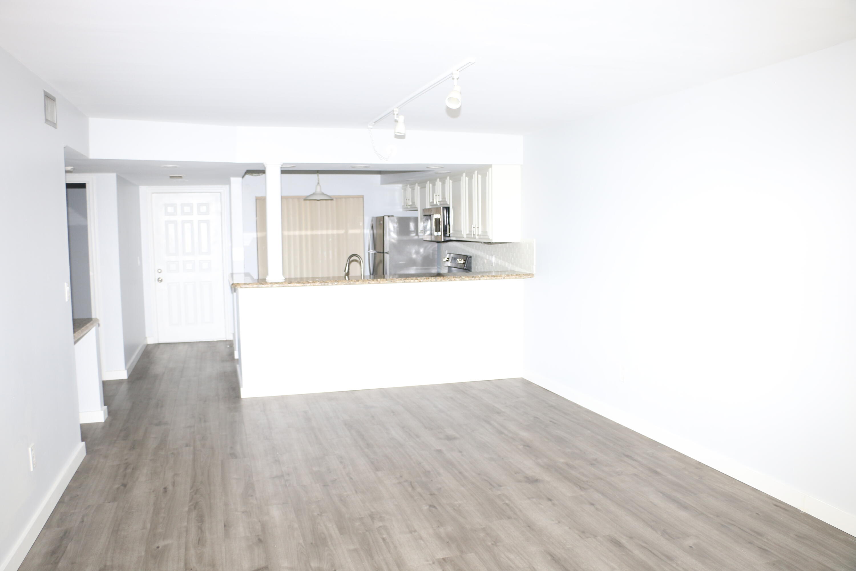 400 Club Circle, Unit 102 Boca Raton, FL 33487 - Photo 7 of 15 IMG_9653