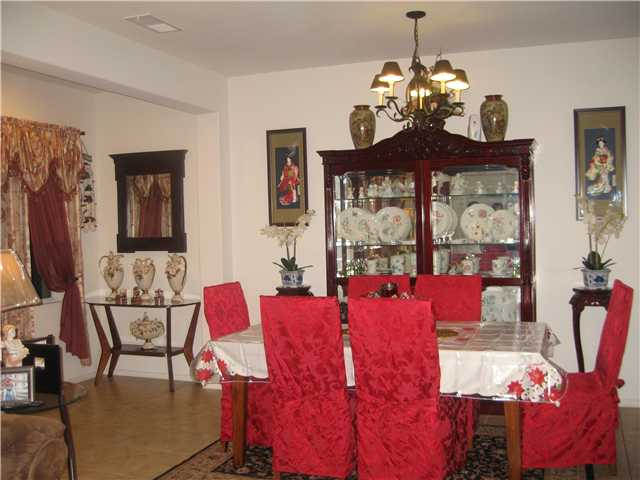 1460 Levant Lane, Unit 4 Chula Vista, CA 91913 - Photo 2 of 16 Dining Room