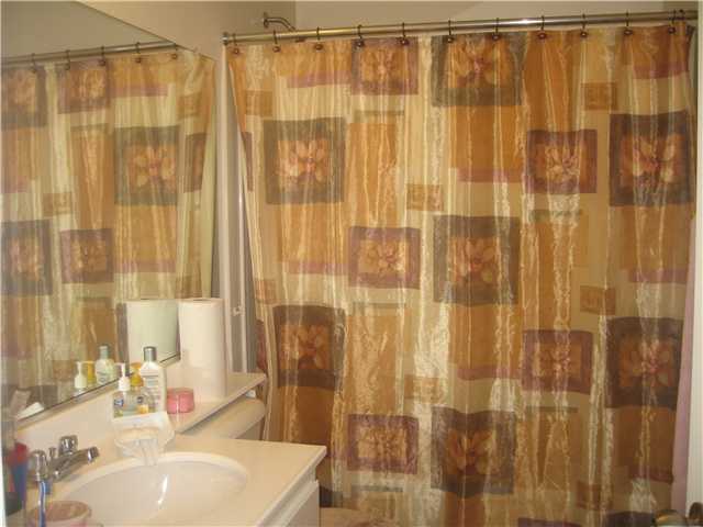 1460 Levant Lane, Unit 4 Chula Vista, CA 91913 - Photo 13 of 16 Bathroom #2