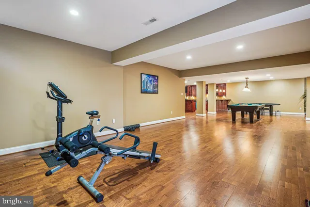 a picture of a bench in the back