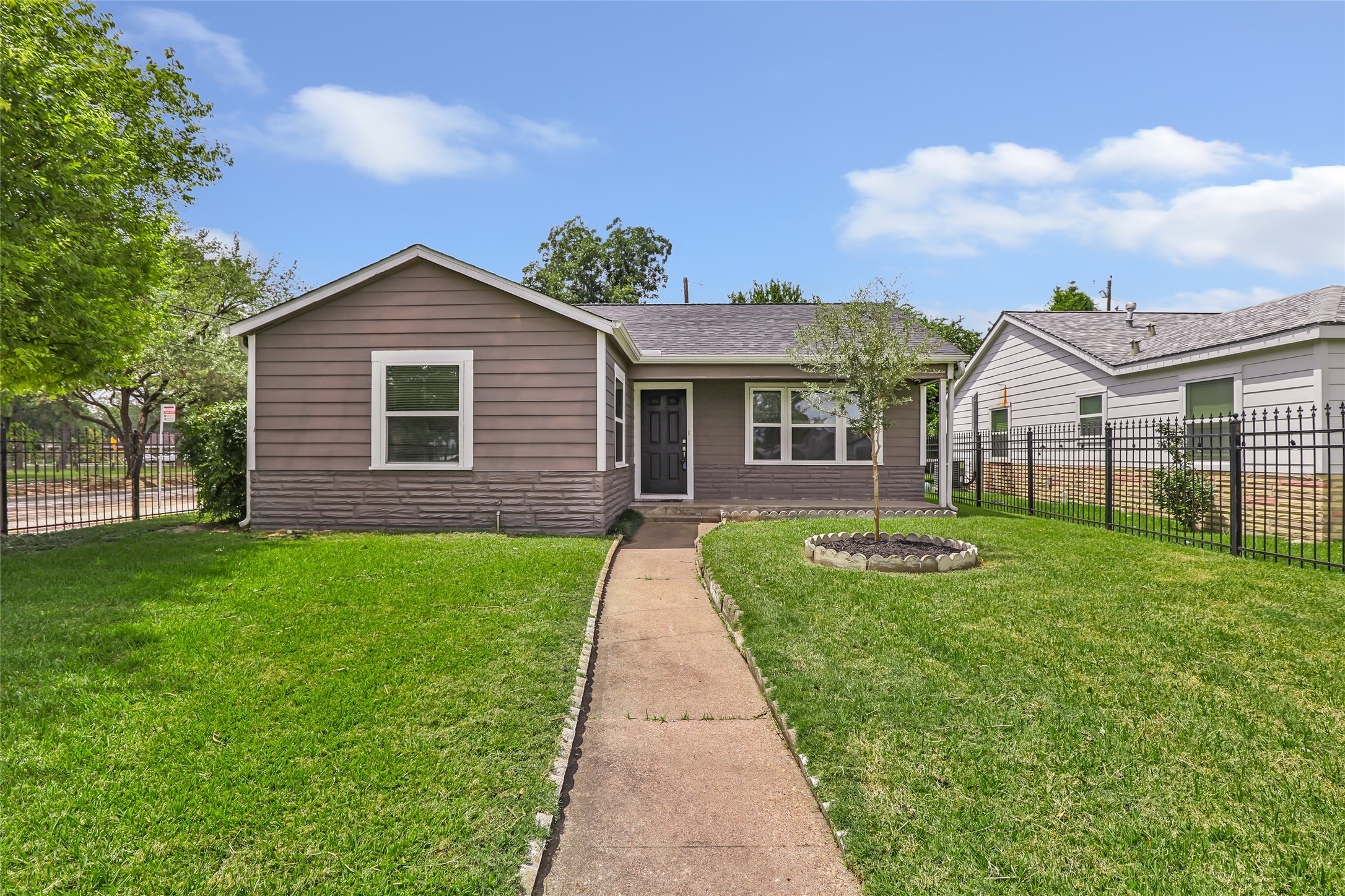 4803 Elser Street Houston, TX 77009 - Photo 1 of 16