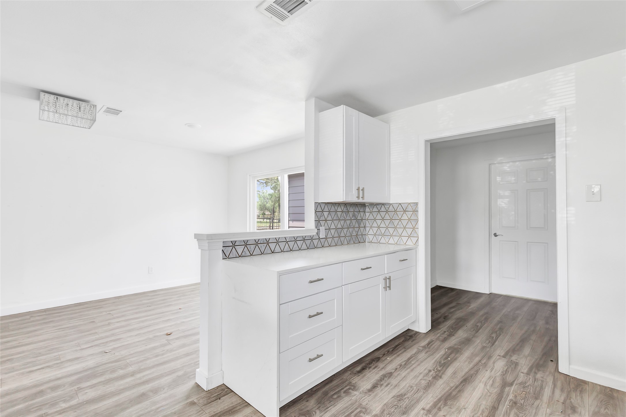 4803 Elser Street Houston, TX 77009 - Photo 8 of 16