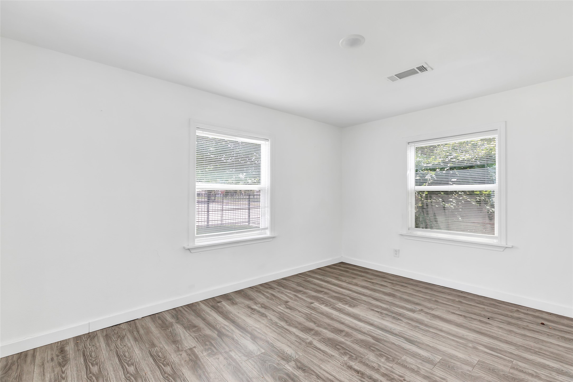 4803 Elser Street Houston, TX 77009 - Photo 9 of 16