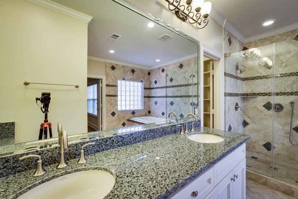 4324 Ione Street Bellaire, TX 77401 - Photo 21 of 32