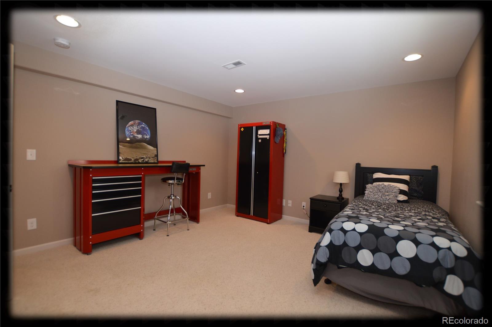 9575 South Hackberry Street Highlands Ranch, CO 80129 - Photo 19 of 29 Gallery Image 19