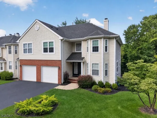 $629,900 | 2 Shackamaxon Terrace, Annandale, NJ 08801