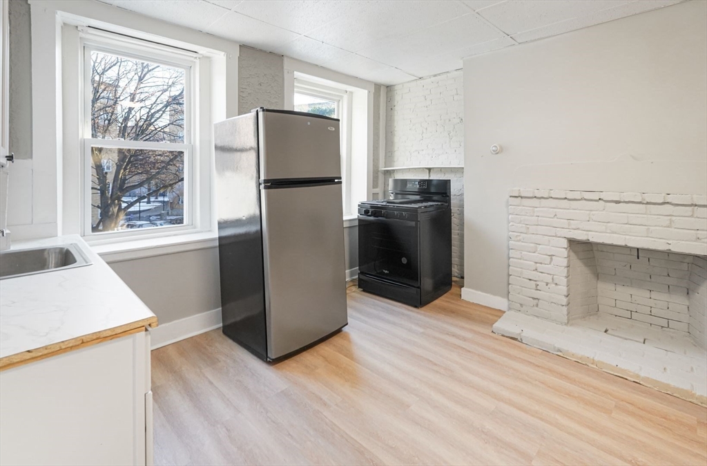110 Appleton Street, Unit 2 Lowell, MA 01852 - Photo 2 of 12