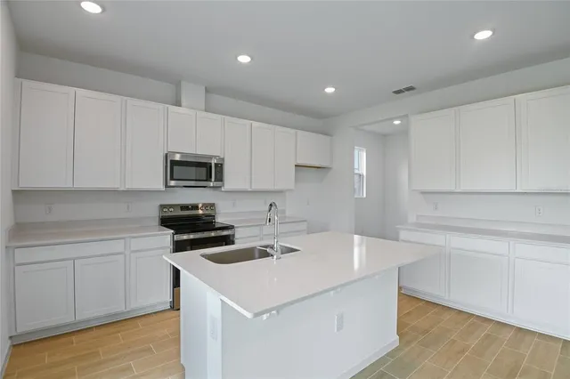 $420,950 | 1035 Wisteria Way, Dundee, FL 33838