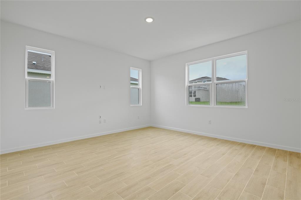 1035 Wisteria Way Dundee, FL 33838 - Photo 7 of 24