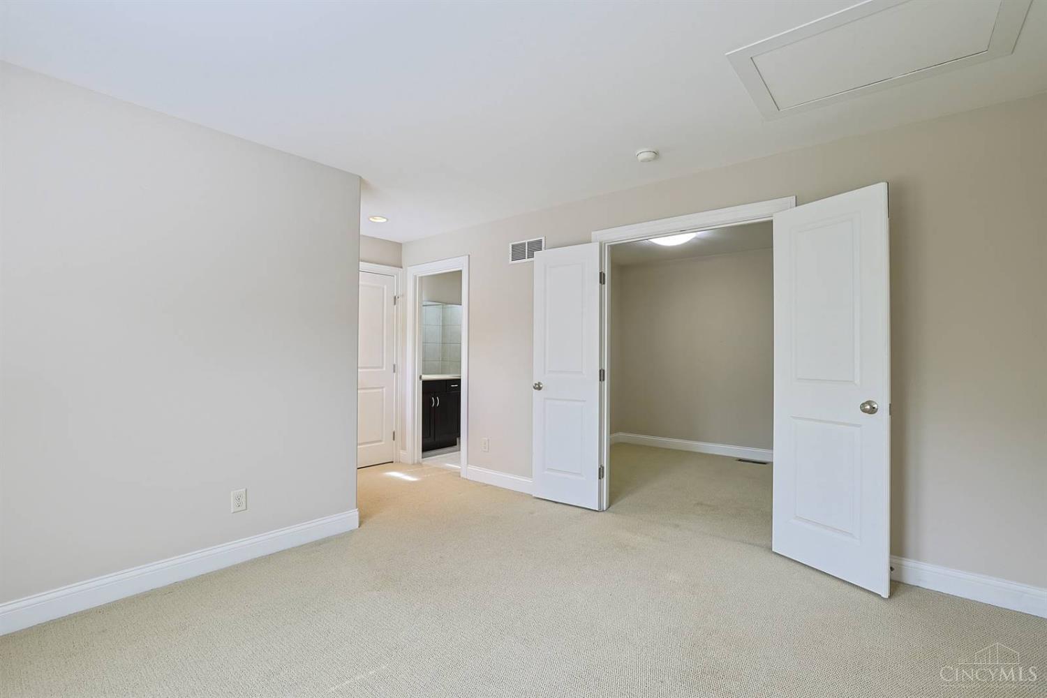 8731 Kenwood Road Cincinnati, OH 45242 - Photo 36 of 73