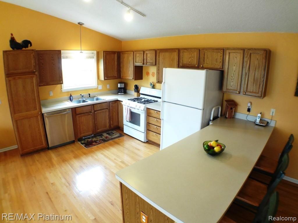 1200 South Elliott Road Fowlerville, MI 48836 - Photo 12 of 44