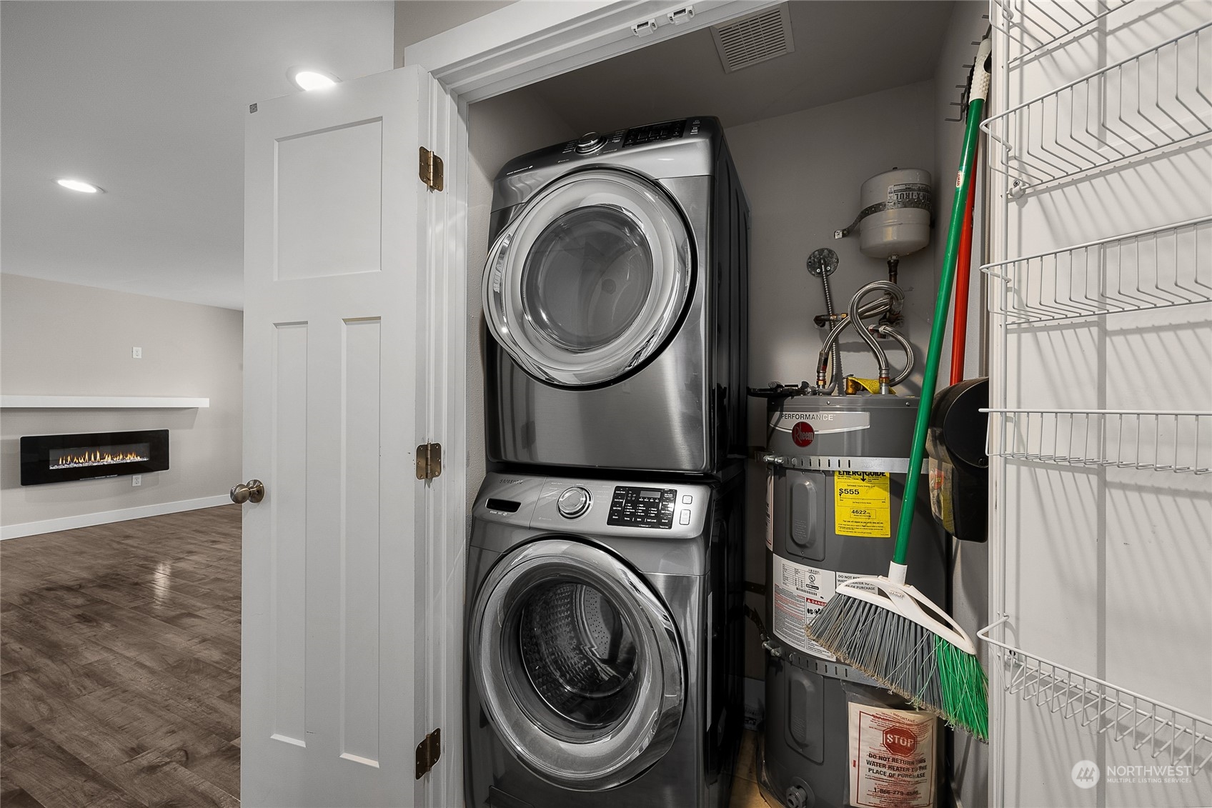 9512 Edmonds Way Edmonds, WA 98020 - Photo 15 of 24 a view of a hallway with washer and dryer