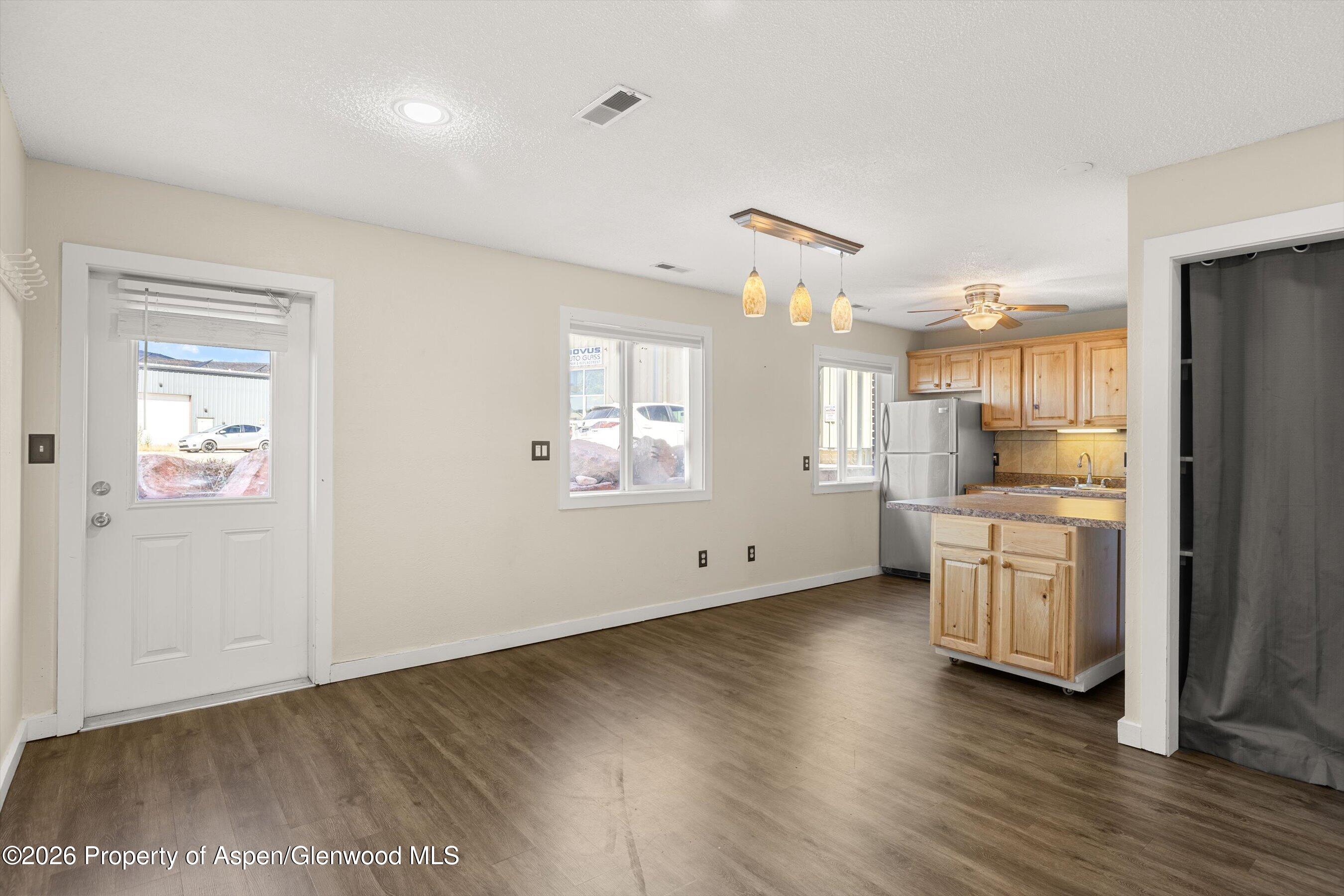 1101 Village Road, Unit LL3B Carbondale, CO 81623 - Photo 6 of 22 07-1101VillageRd_UnitLL3B_2606_2661