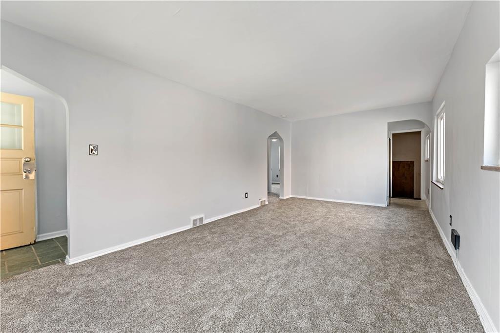 569 Loretto Road Pittsburgh, PA 15217 - Photo 5 of 30