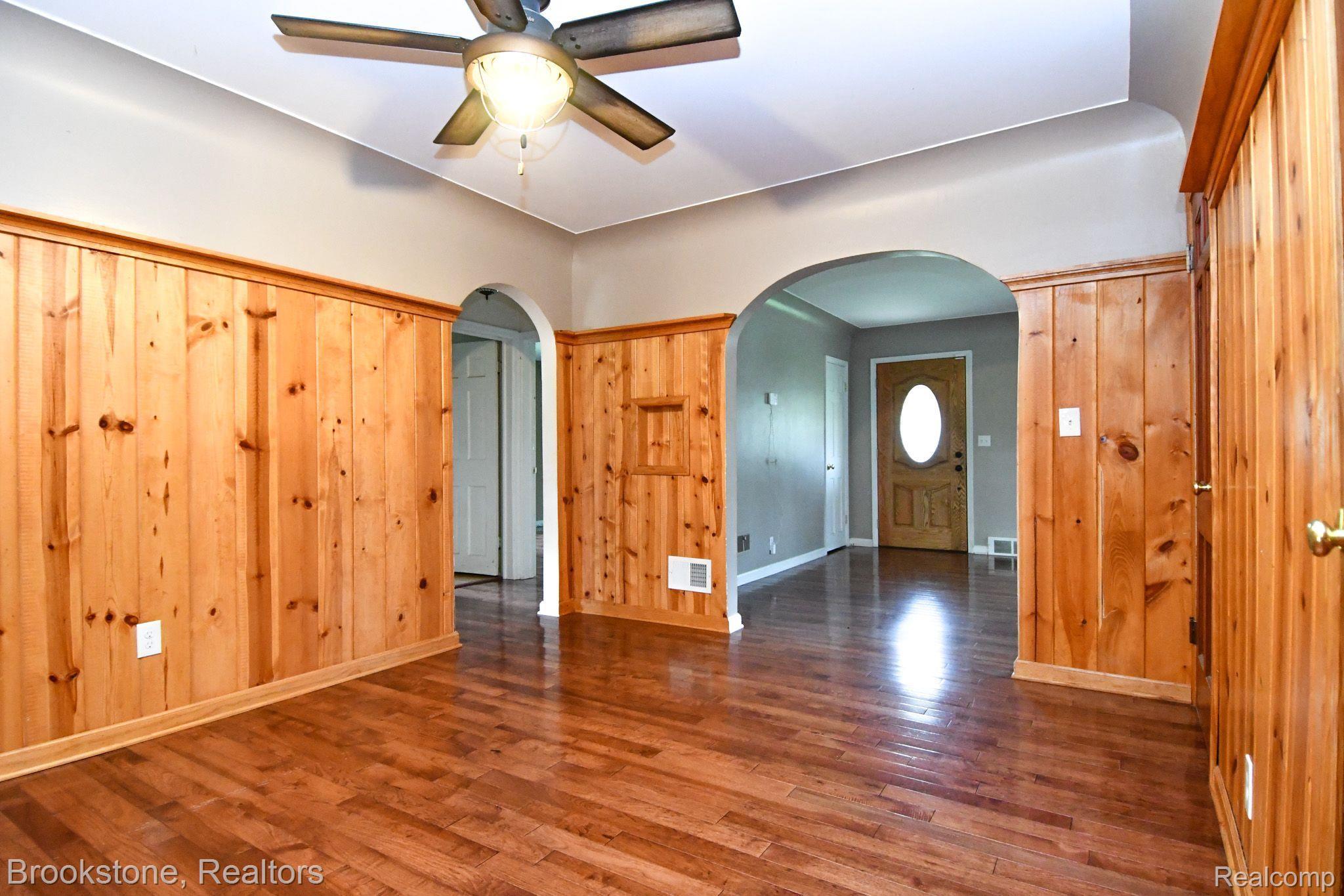 7489 Perry Road Grand Blanc, MI 48439 - Photo 16 of 42 Gallery Image 16