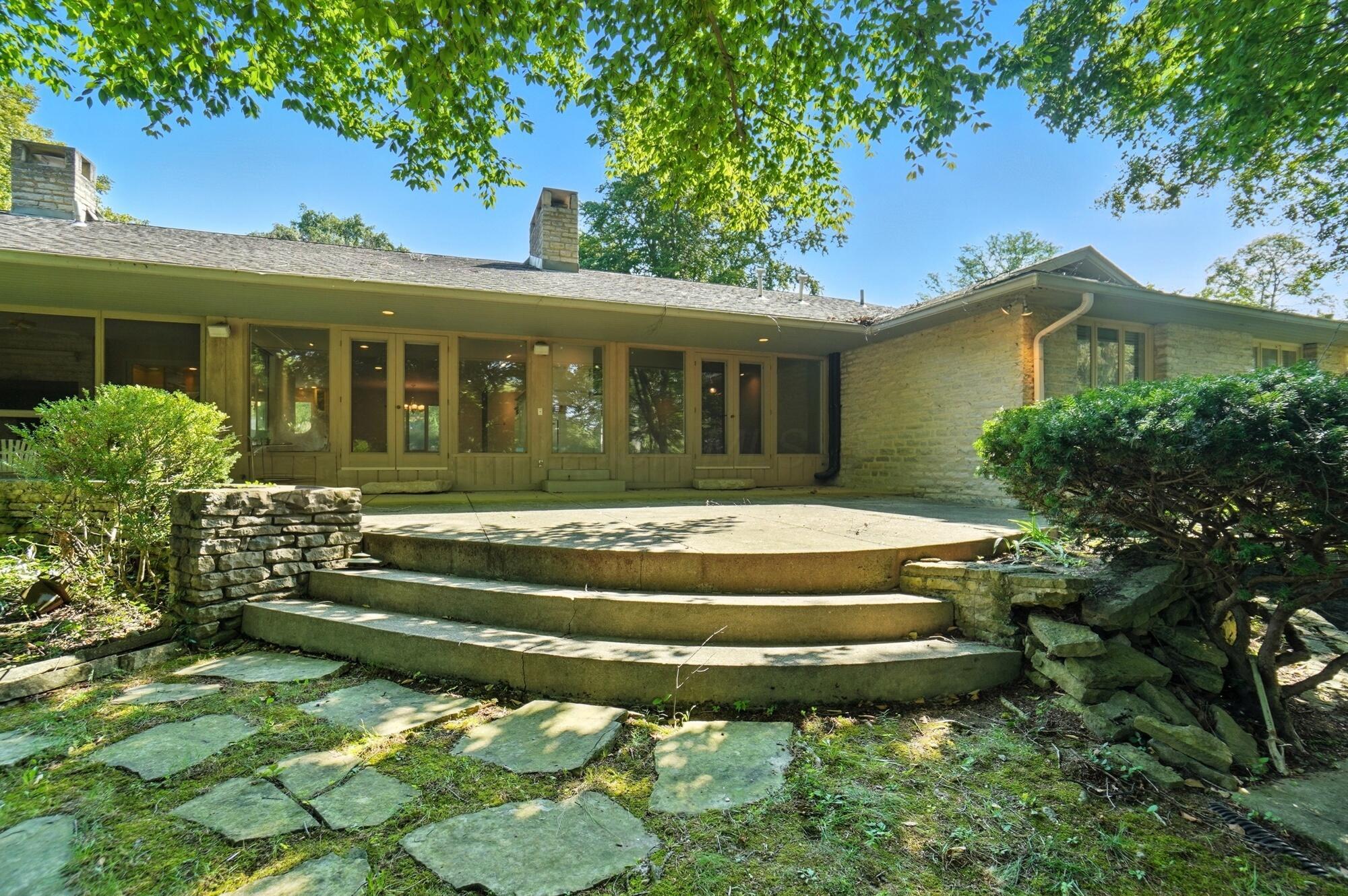 3885 Woodbridge Road Columbus, OH 43220 - Photo 139 of 158 133