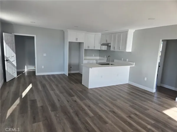 $3,000 | 577 West La Cadena Drive, Riverside, CA 92501