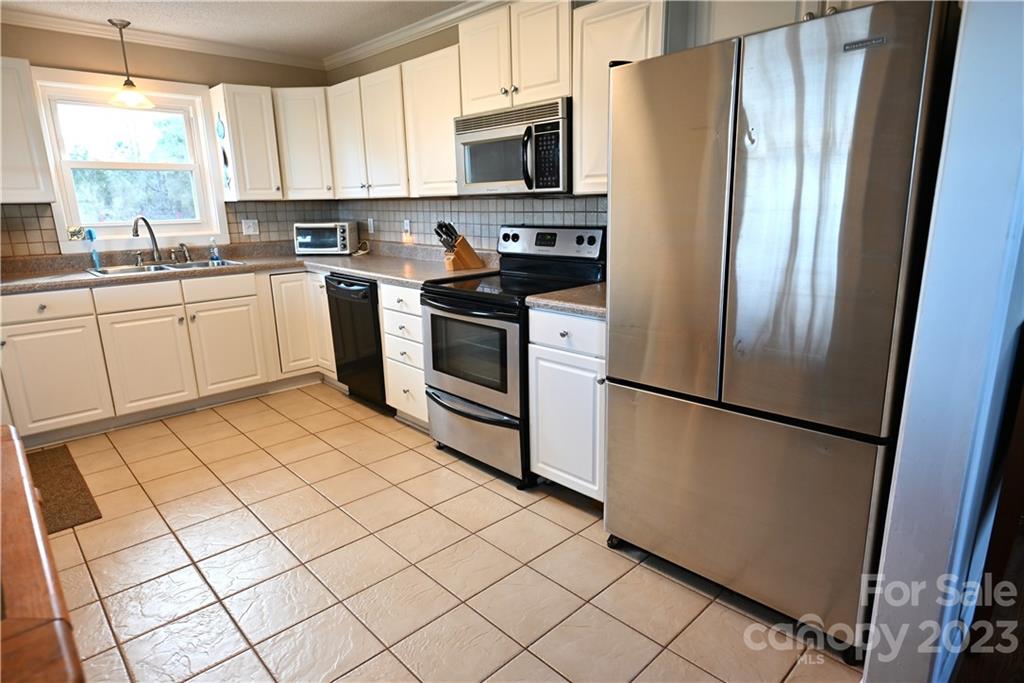 2398 Providence Mill Road Newton, NC 28658 - Photo 11 of 29 Gallery Image 11