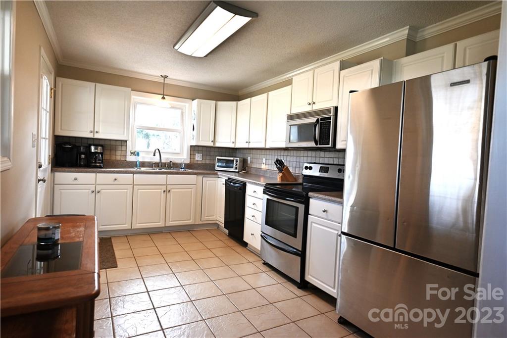 2398 Providence Mill Road Newton, NC 28658 - Photo 10 of 29 Gallery Image 10