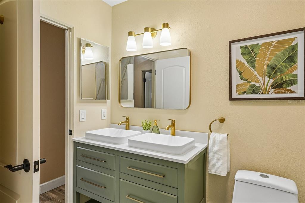 9725 48th Place North St. Petersburg, FL 33708 - Photo 32 of 51