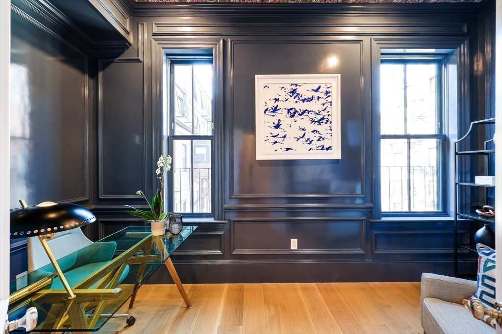 1 Fairfield Street Boston, MA 02116 - Photo 4 of 28 a view of a room with furniture and window