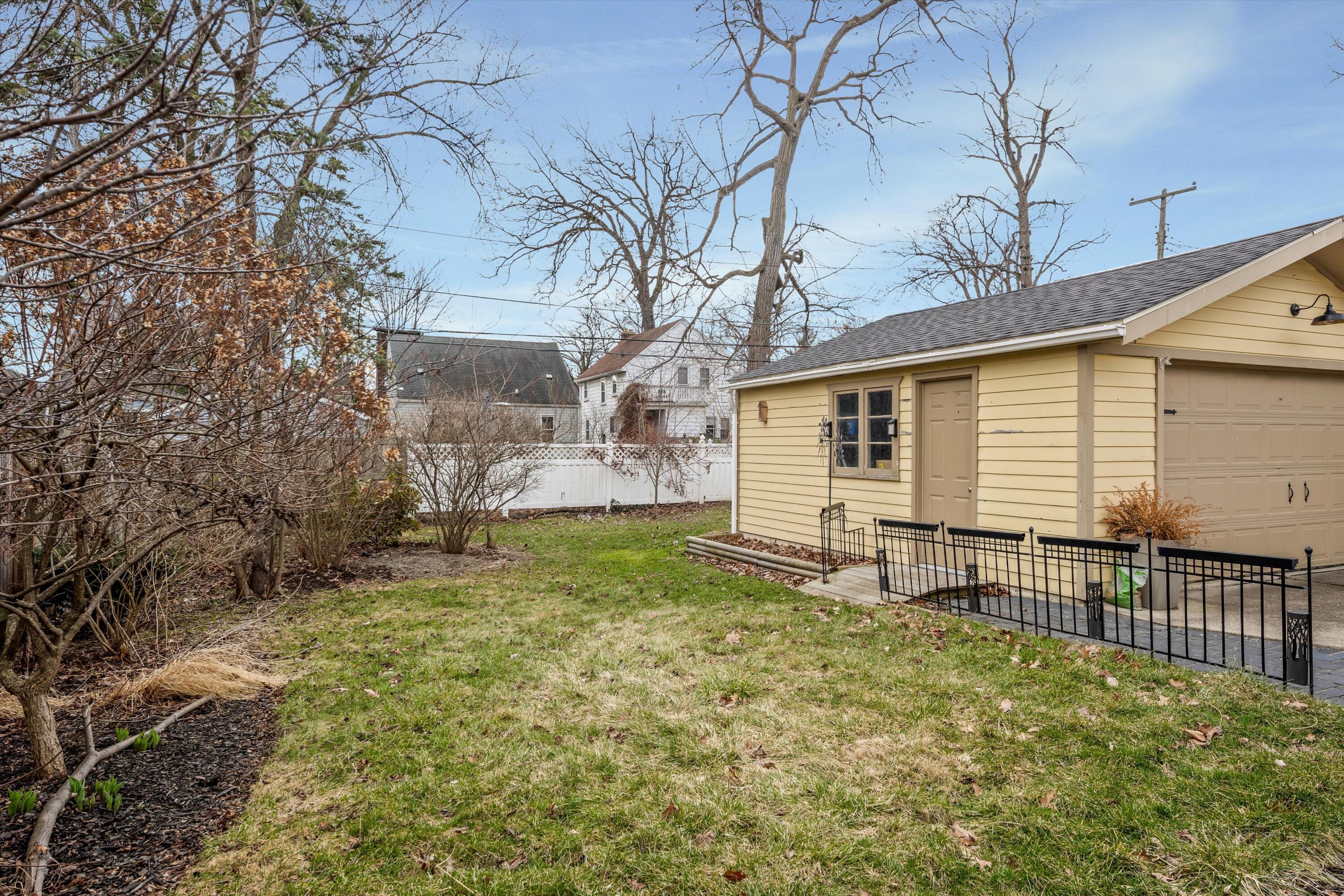 52 Devonshire Road Pleasant Ridge, MI 48069 - Photo 30 of 35 36-52 Devonshire Rd Pleasant Ridge 0005