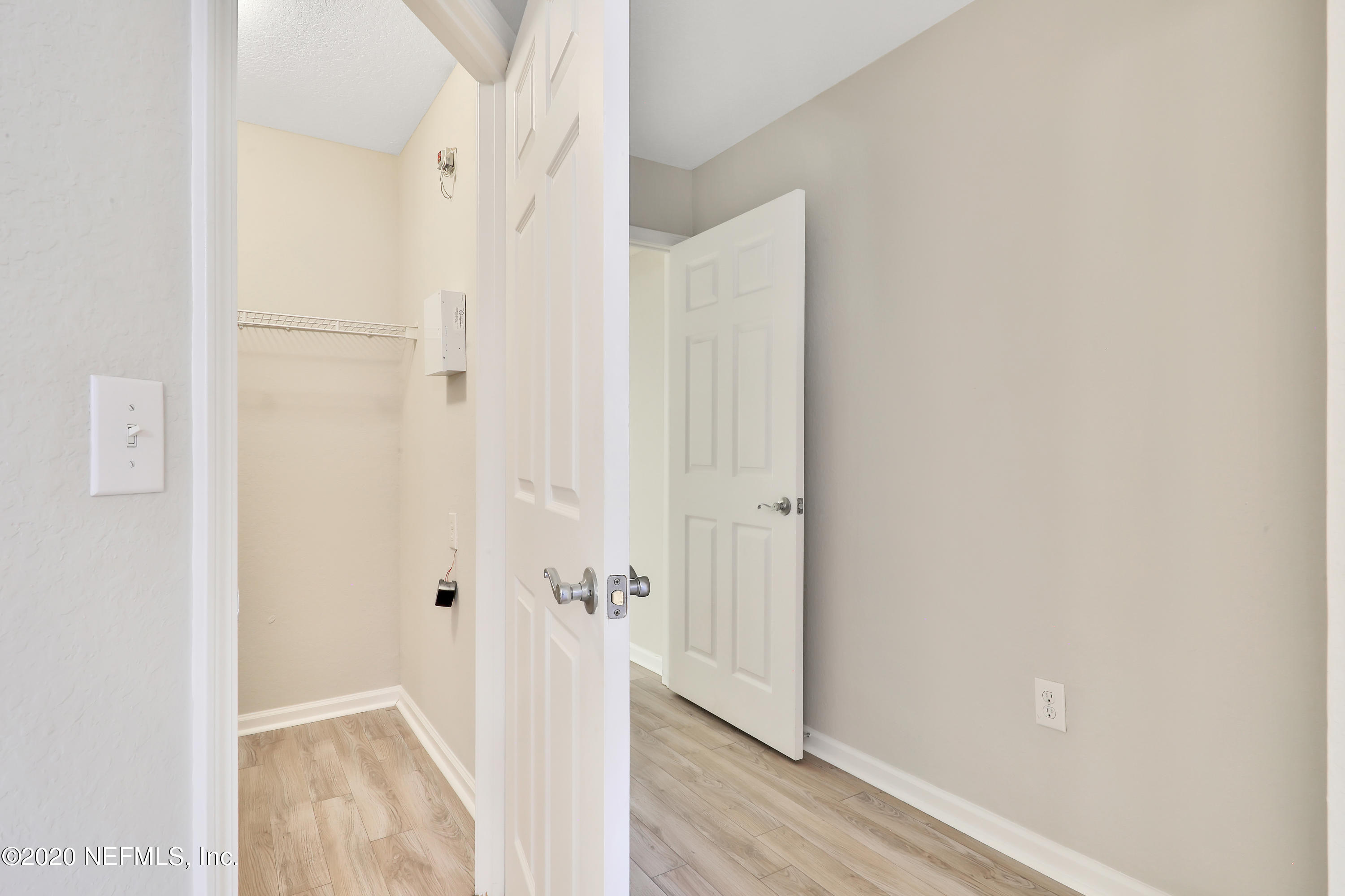 10075 Gate Parkway, Unit 1009 Jacksonville, FL 32246 - Photo 17 of 51 a view of a bathroom