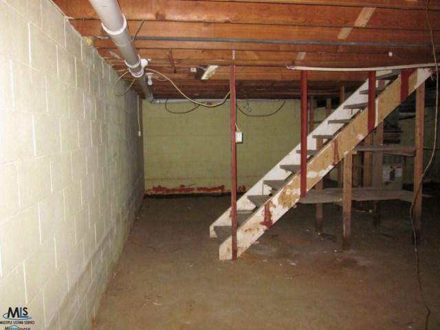7551 Sayles Road Yale, MI 48097 - Photo 12 of 14 31122794-11.JPG