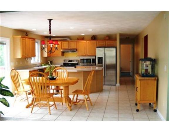 635 Stow Road Marlborough, MA 01752 - Photo 3 of 16 Gallery Image 3