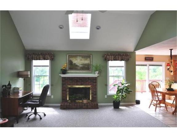 635 Stow Road Marlborough, MA 01752 - Photo 4 of 16 Gallery Image 4