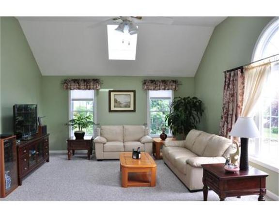 635 Stow Road Marlborough, MA 01752 - Photo 6 of 16 Gallery Image 6