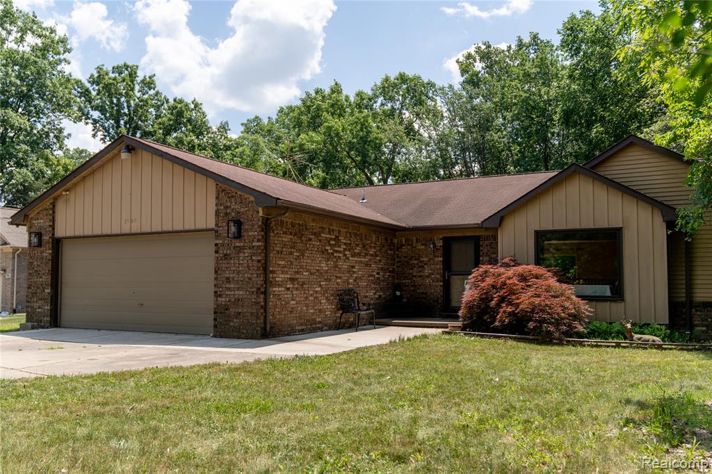 3580 Hazelton Avenue Rochester Hills, MI 48307 - Photo 1 of 27