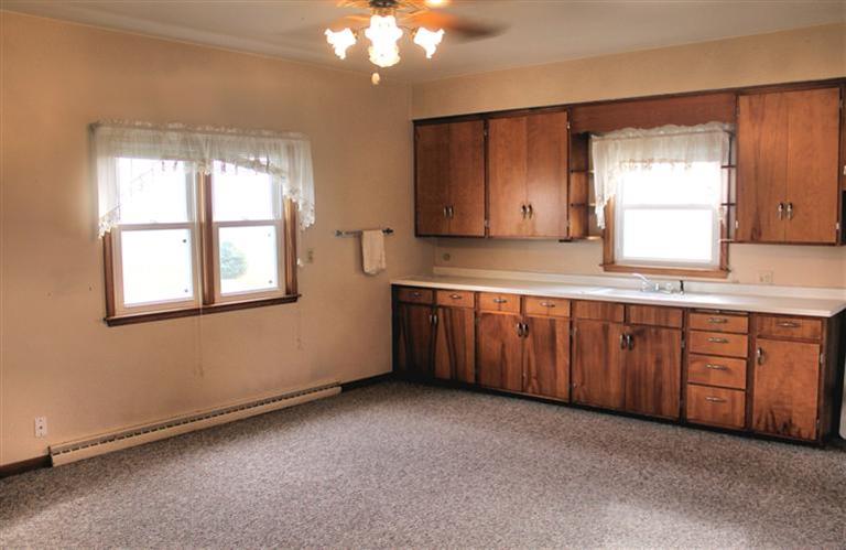 12865 Sand Road Fulton, IL 61252 - Photo 3 of 11