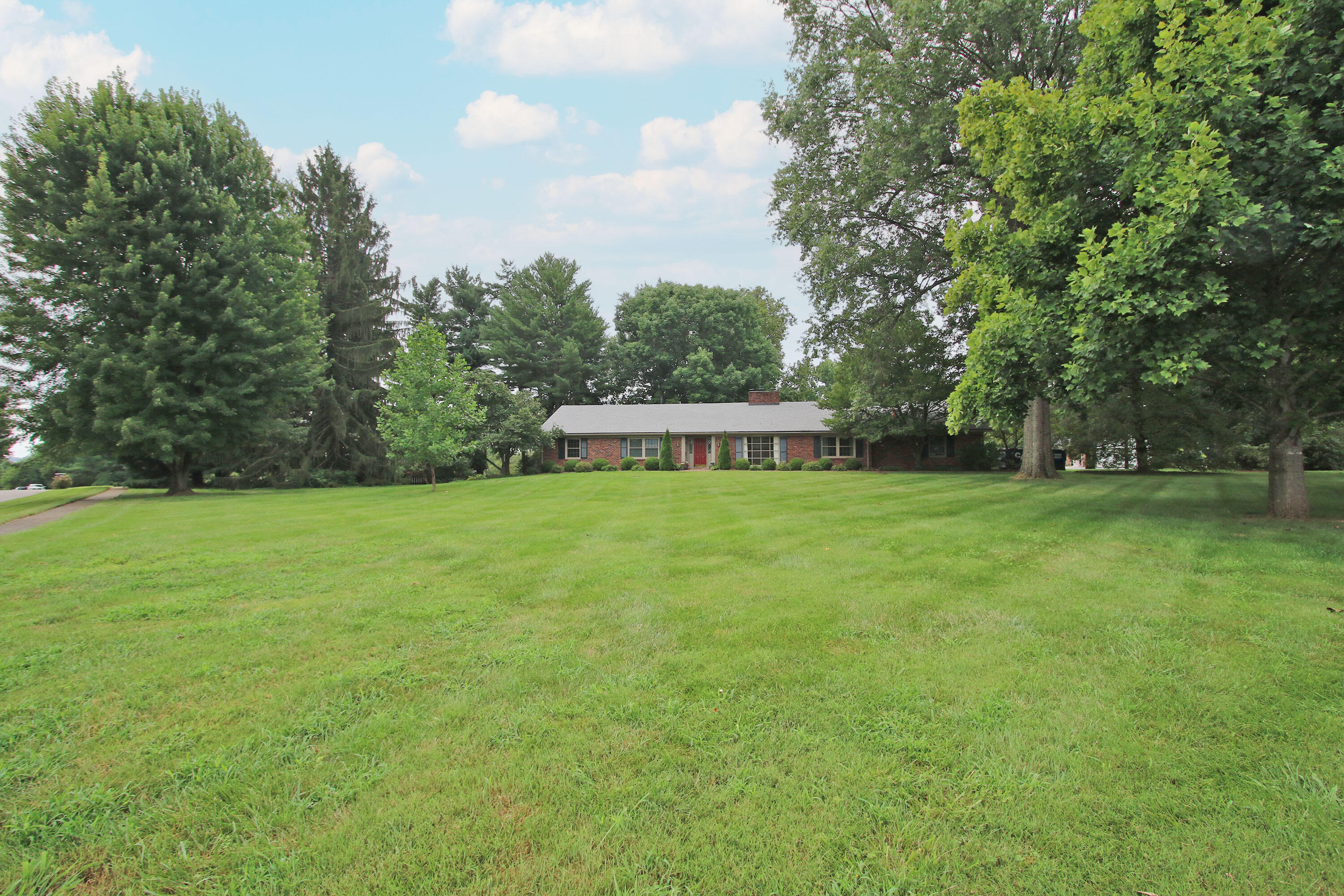 2586 Westmorland Road Lexington, KY 40510 - Photo 51 of 52 66
