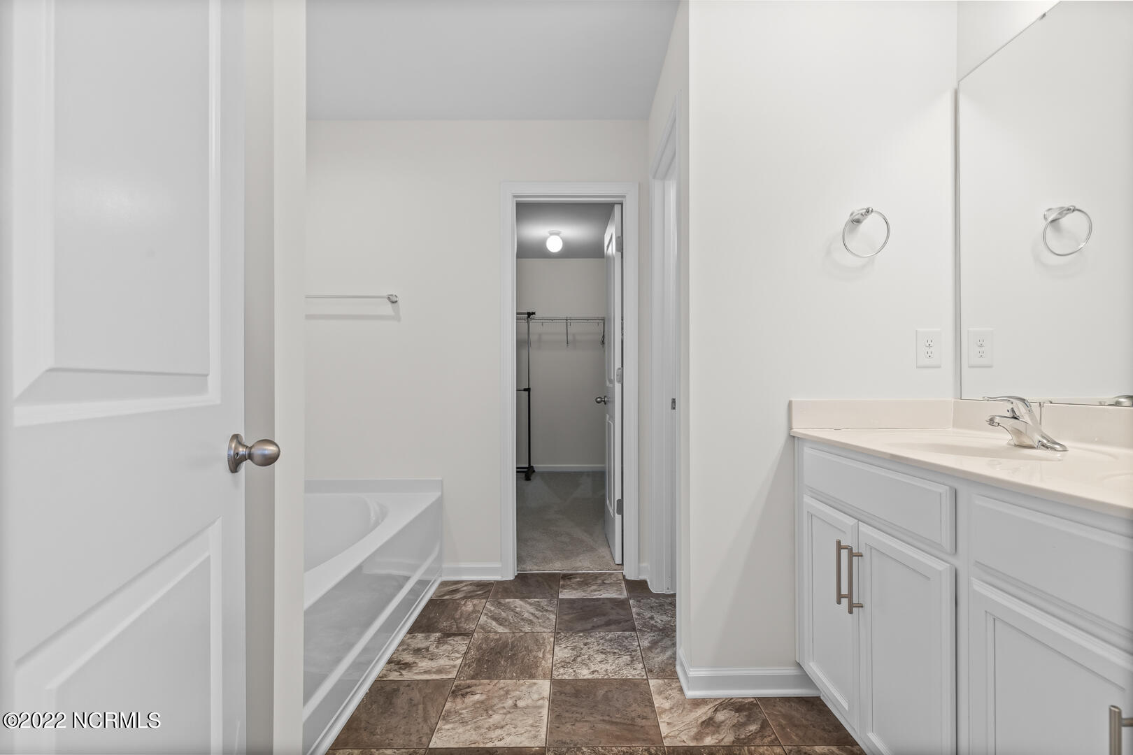 311 Frida Road New Bern, NC 28560 - Photo 22 of 29 Primary bathroom