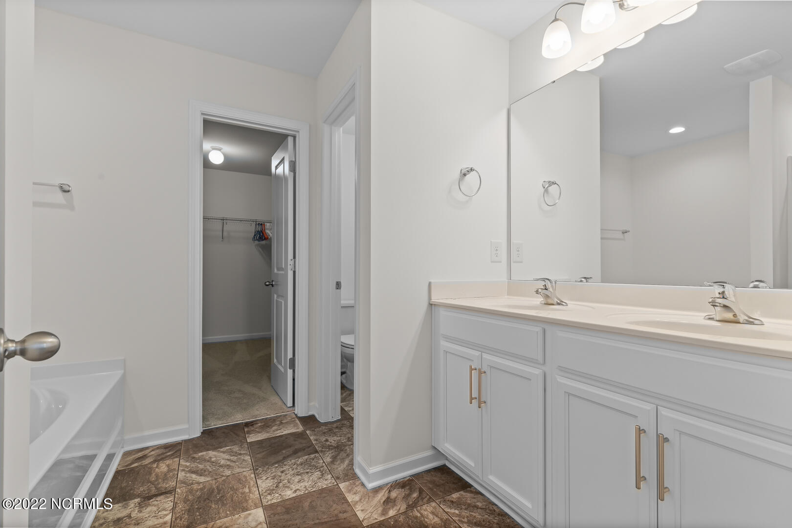 311 Frida Road New Bern, NC 28560 - Photo 23 of 29 Primary bathroom